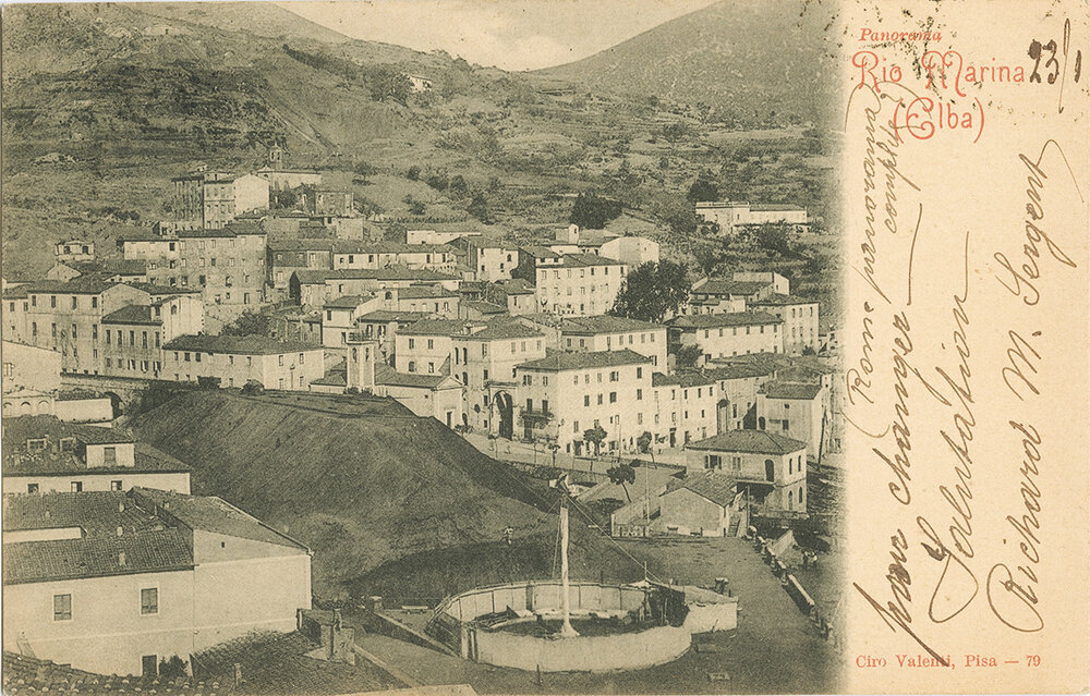 Rio Marina - Gli Spiazzi con cumuli di materiali