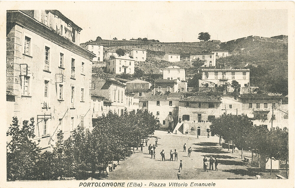 Portolongone - Scorcio di Piazza Vittorio Emanuele (oggi Piazza Matteotti)