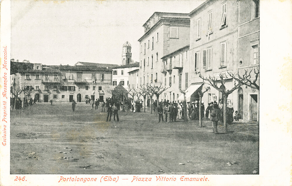 Portolongone - Passeggio in Piazza Vittorio Emanuele (Piazza Matteotti)