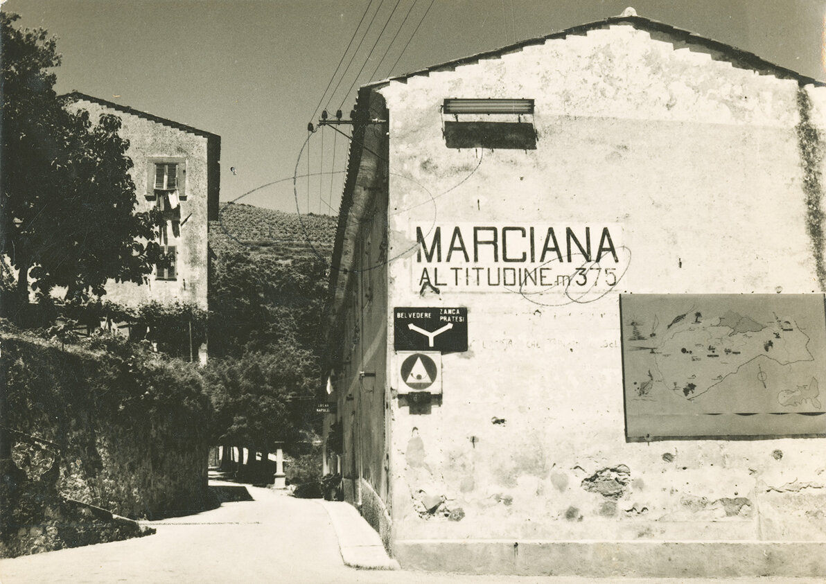 Piazza di Fordiporta a Marciana 