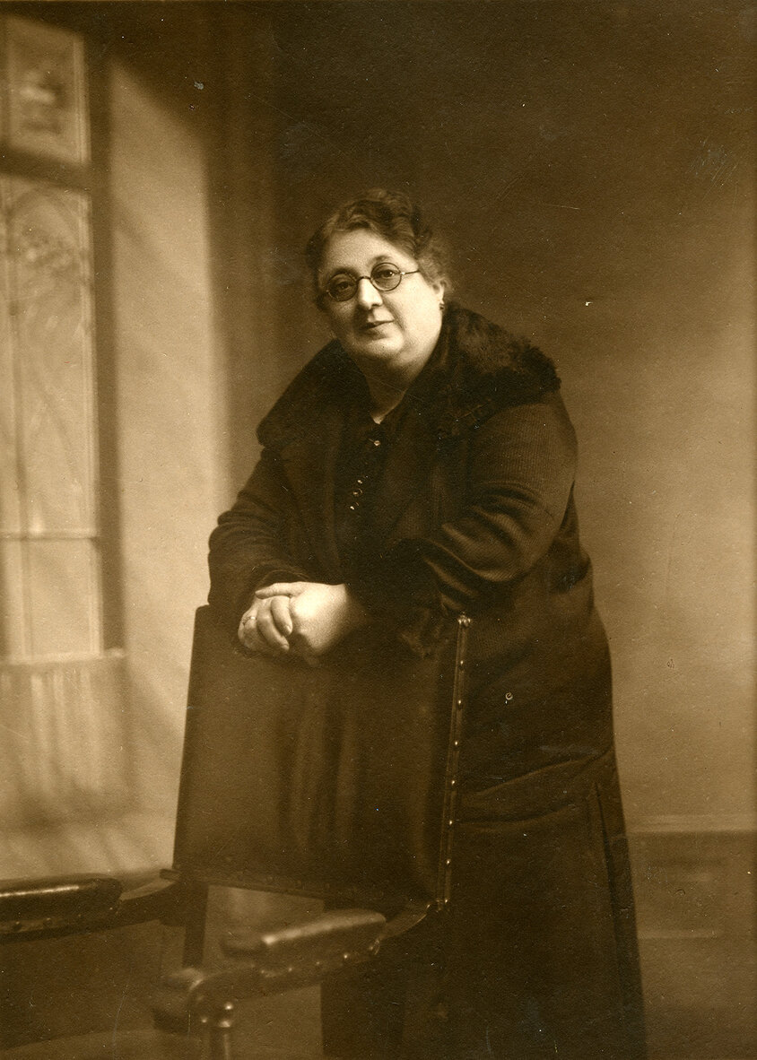 Donna con gli occhiali