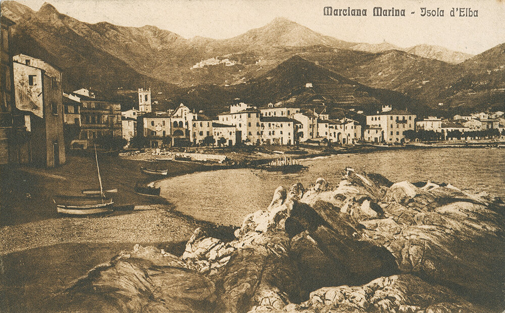 Vista di Marciana Marina dagli scogli del Cotone