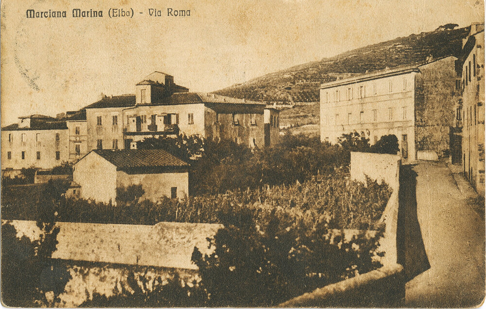 Cartolina: 'Marciana Marina (Elba) - Via Roma'